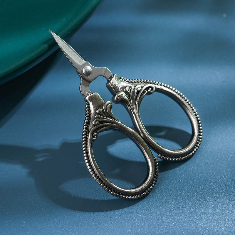 Adorable Mini Scissors – Elegant & Practical