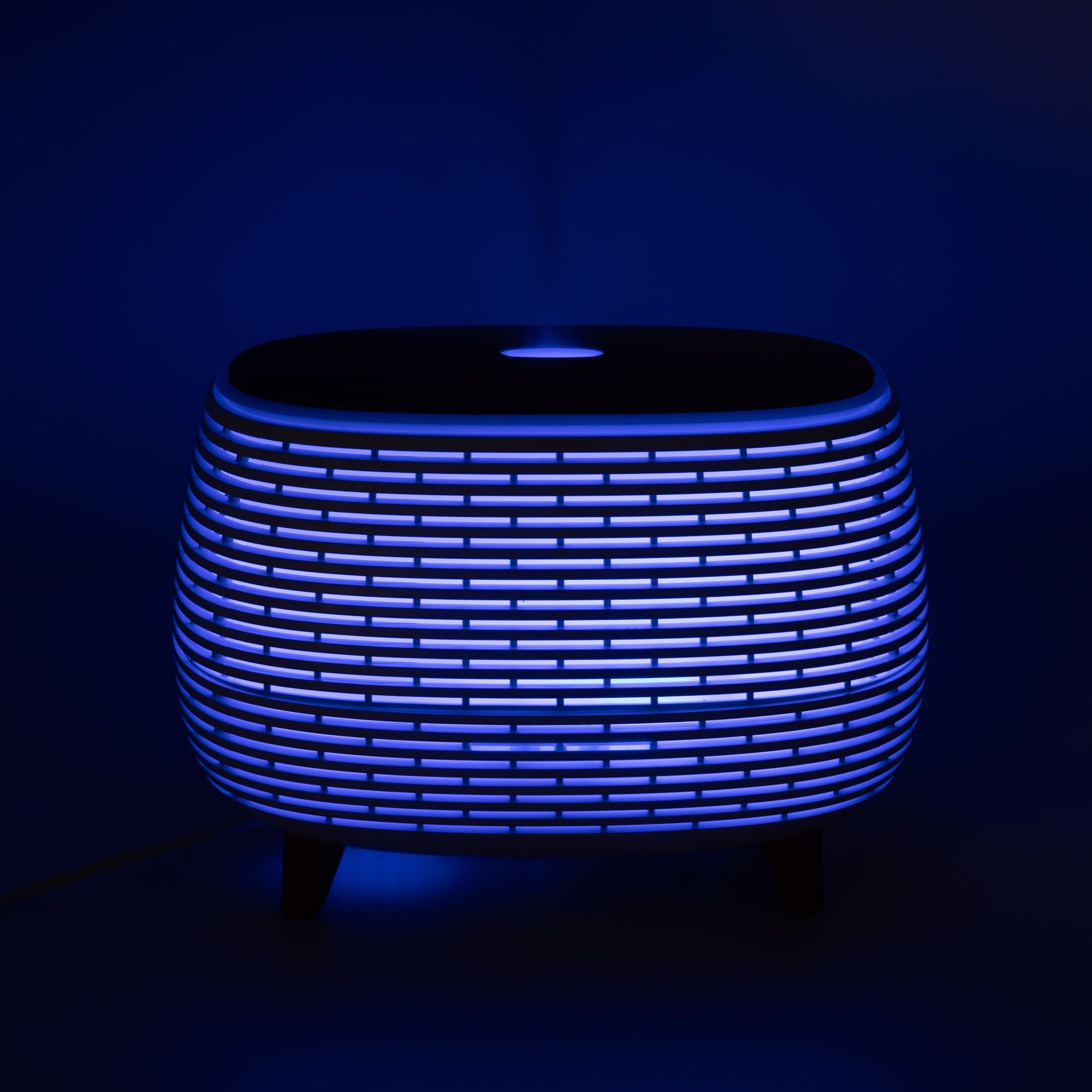 Futuristic Ribbed Aroma Diffuser with Colour-Changing Light