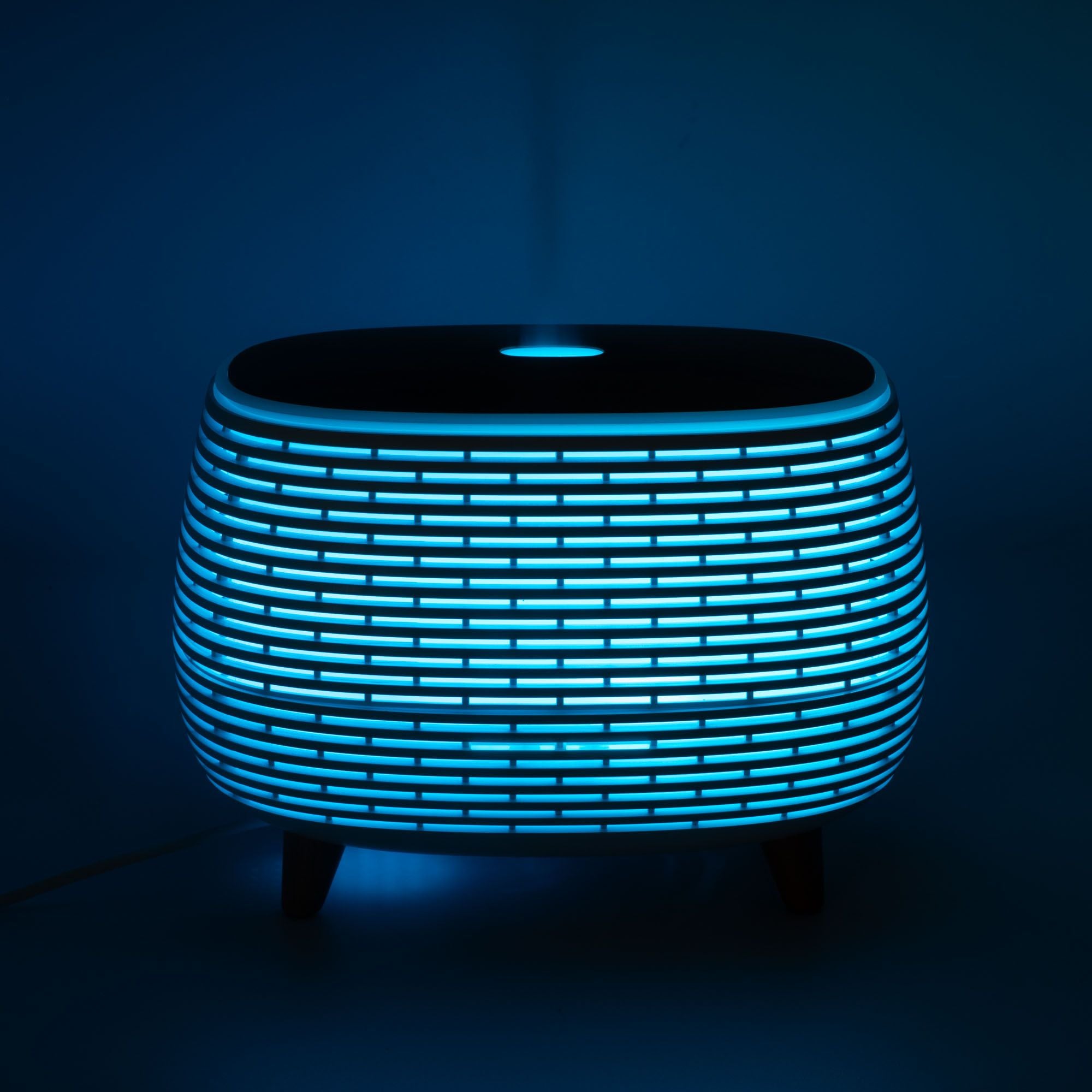 Futuristic Ribbed Aroma Diffuser with Colour-Changing Light